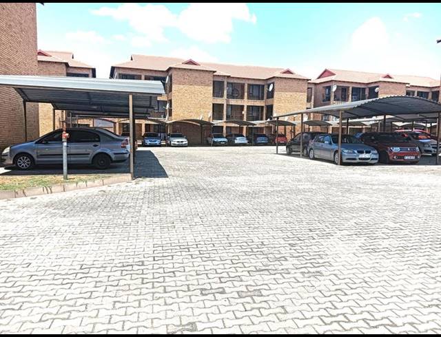 2 BEDROOM APARTMENT FOR SALE IN CRUYWAGEN PARK